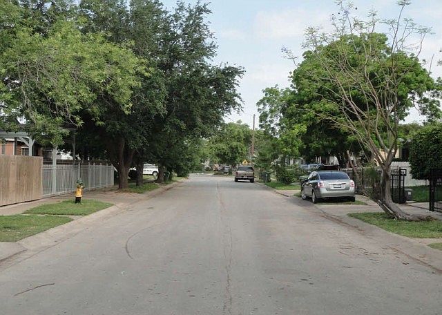 2nd image of 88 Central Park Dr