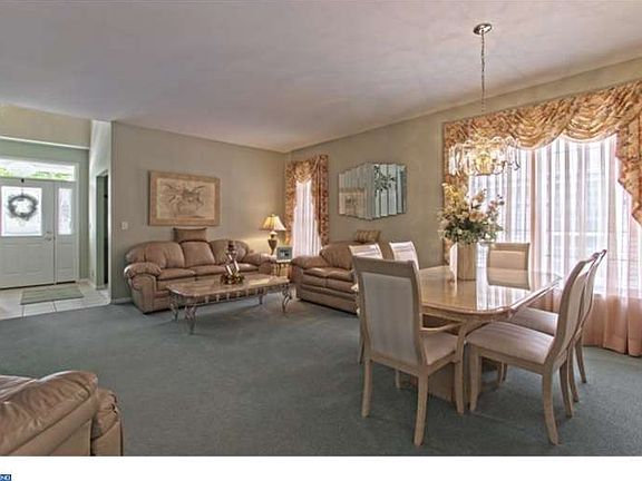 2nd image of 87 Honeyflower Dr