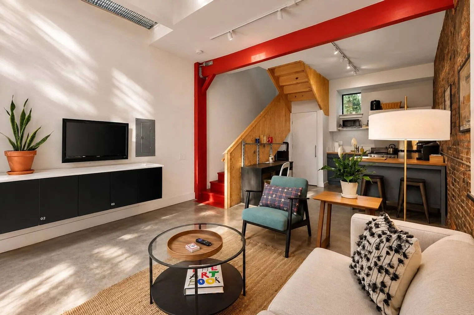 1 bed, 1.0 bath, 602 sqft, $1,701 — Photo 2