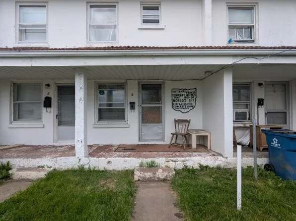 4 Chambers St, Campbell, OH 44405