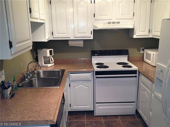 2nd image of 4601 Cox Dr