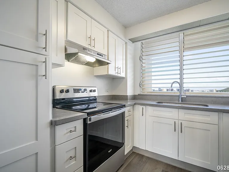 1212 Punahou St #3305 — Photo 14