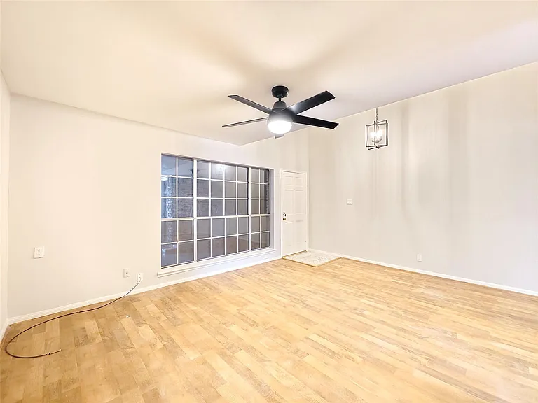 2507 Montrose Blvd #49 — Photo 9