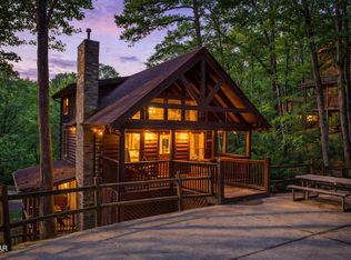 952 Iron Mountain Rd, Pigeon Forge, TN 37863