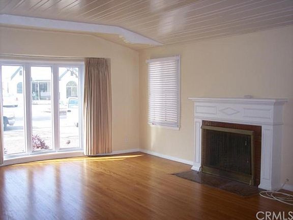 4th image of 7726 S Halldale Ave