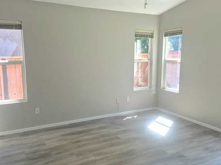 4710 Myrtle Dr — Photo 10