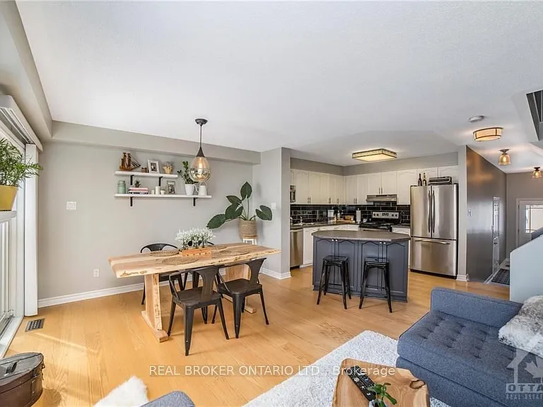 222 Meadowbreeze Dr — Photo 11