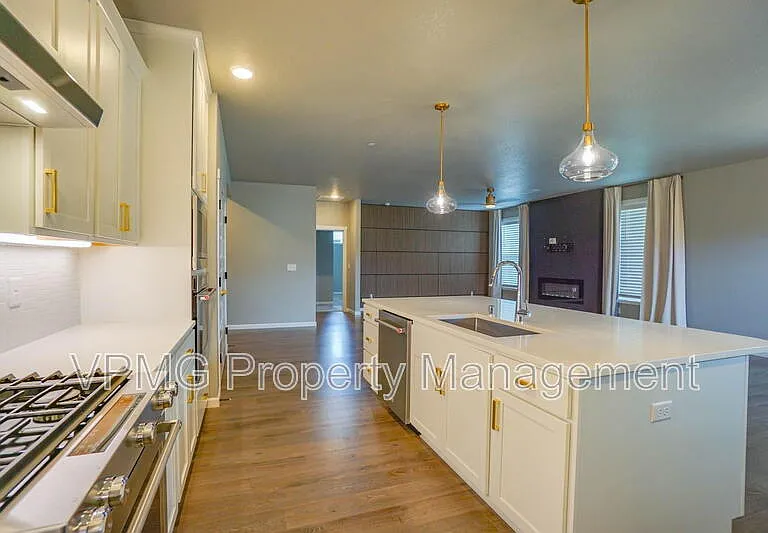 604 NW 25th Way — Photo 23