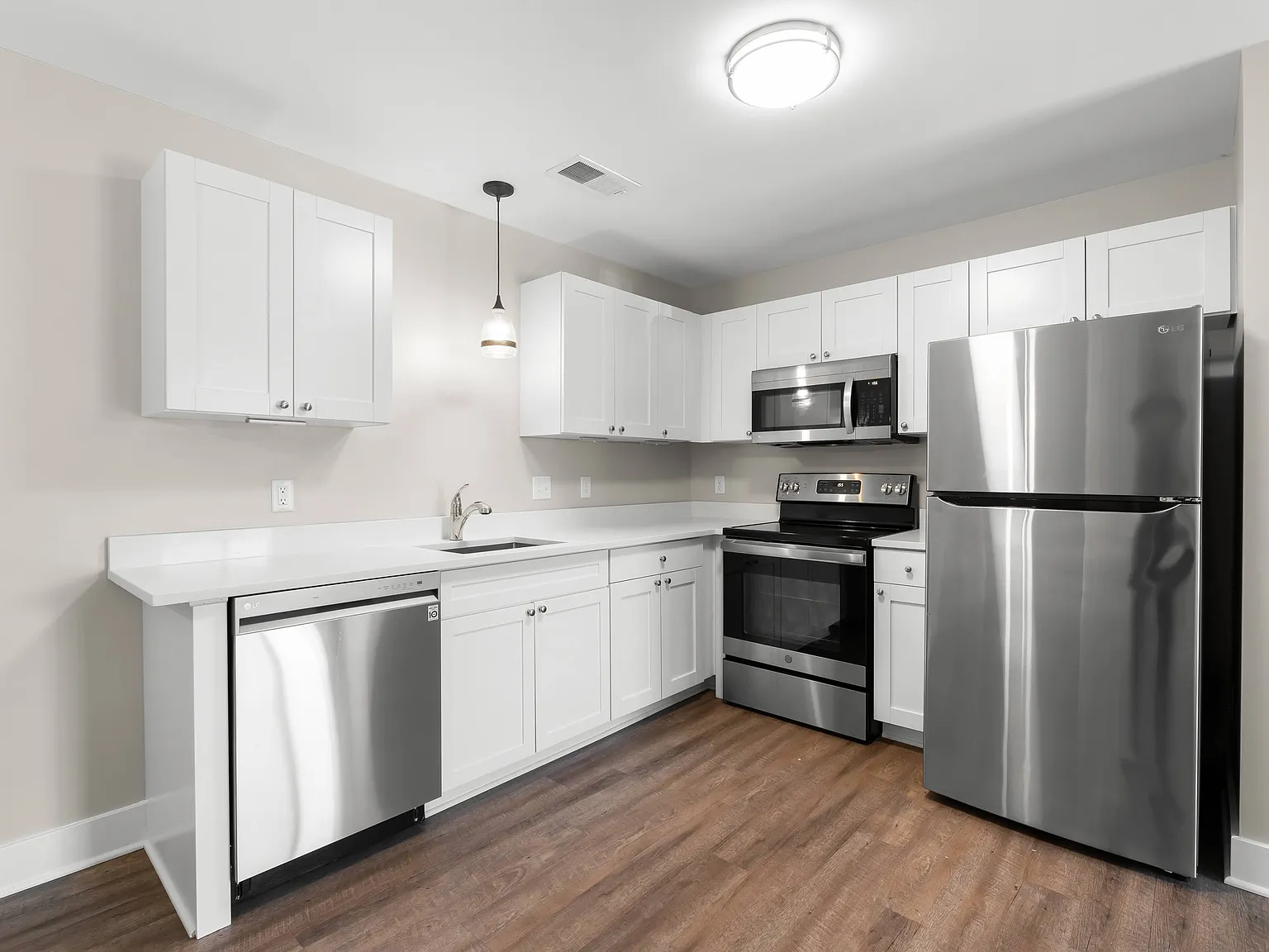 Westlake Place Apartments — Photo 1