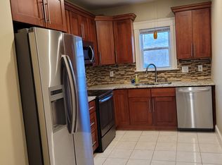 237 Grand Ave FLOOR 2, Pawtucket, RI 02861