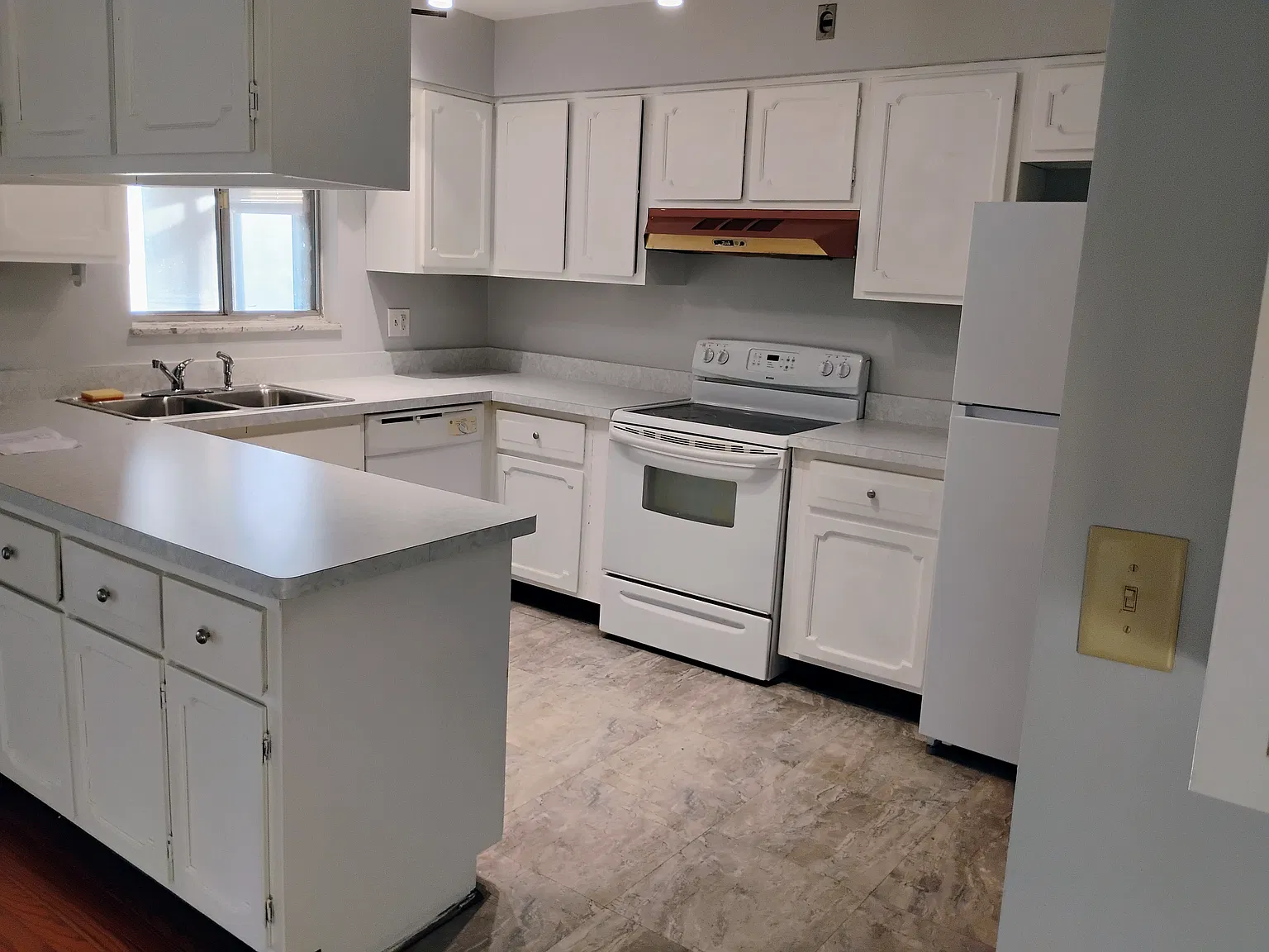 3 bed, 1900 sqft, $1,795 — Photo 4