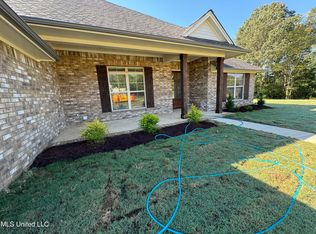 13495 Pebble Ridge Dr, Byhalia, MS 38611