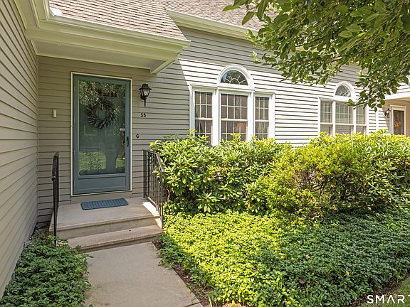 2nd image of 35 Woodbury Hill #35