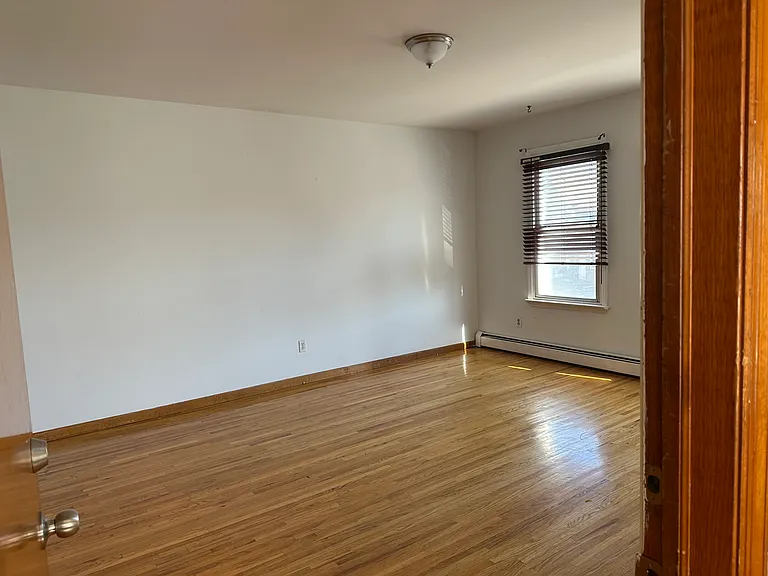404 N 3rd St #2 — Photo 4