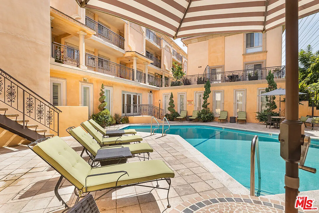1 bed, 1.5 bath, 1008 sqft, $3,650 — Photo 3
