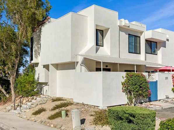 48652 Desert Flower Dr, Palm Desert, CA 92260