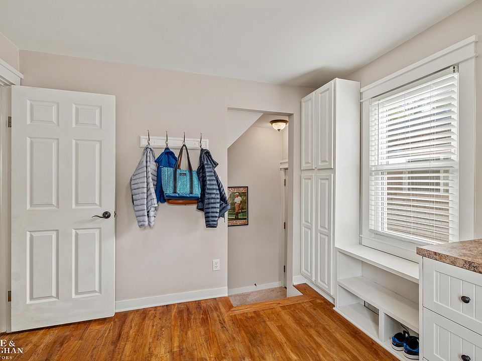 2189 Hollywood Ave, photo 24