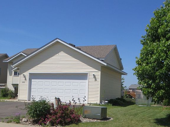 2nd image of 907 Savanna Ave