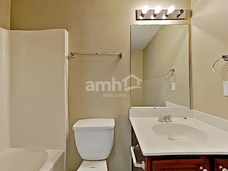 4975 Hopewell Manor Dr — Photo 17