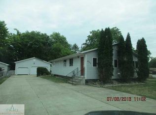 921 Nafus St, Owosso, MI 48867