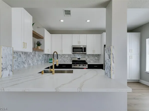 2501 Seascape Dr, Las Vegas, NV 89128