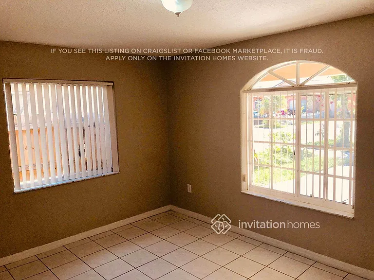 9775 NW 126th Ter — Photo 8