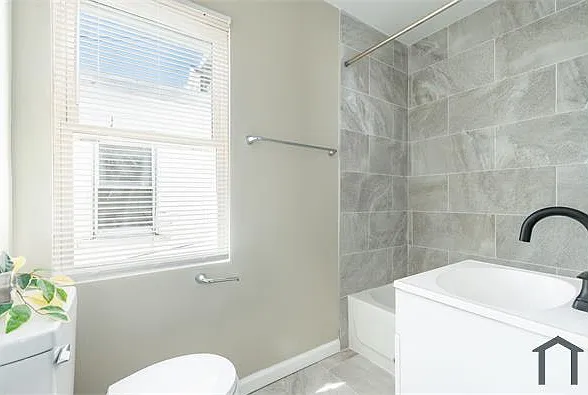 4713 Penn St #E — Photo 26
