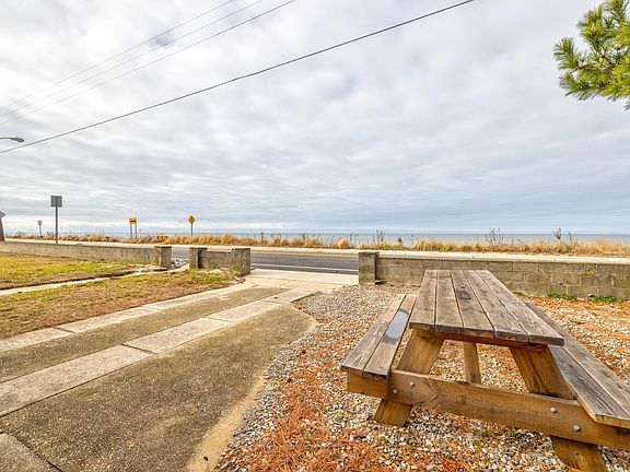 4th image of 301 Shore Dr