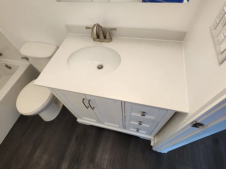 Bathroom vanity