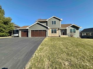 916 Gregory Way, Winnebago, IL 61088