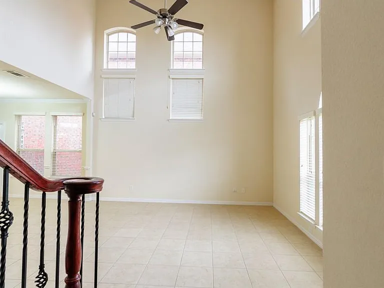 3504 Porter Creek Dr — Photo 3