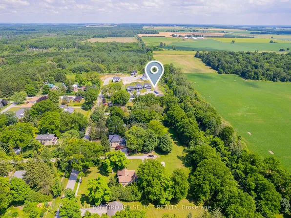 200 Eagle St, North Middlesex, ON N0M 2K0