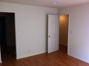 2nd image of 640 Arbutus Ave APT 1