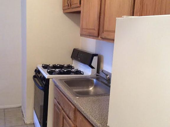 4th image of 8420 129th St #1