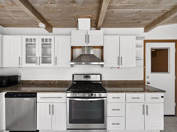 2nd image of 1111 Marionola Way