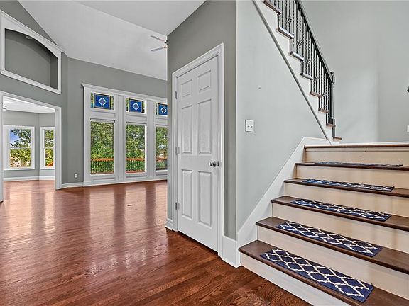 2nd image of 2108 Prairie Creek Dr