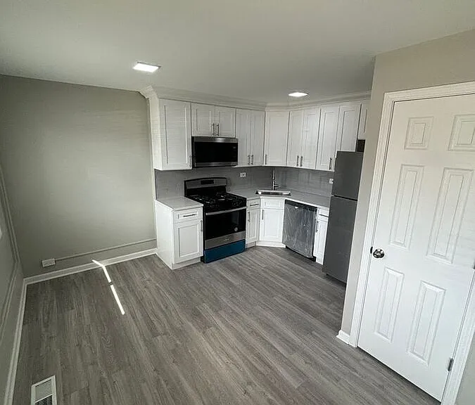 760 Main St #L — Photo 2