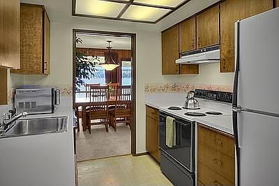 4th image of 829 E Lake Sammamish Shore Ln SE