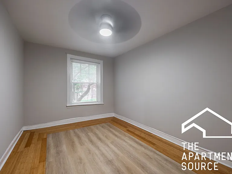6304 N Oakley Ave #2 — Photo 3