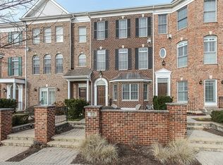 77 Spring Ave, Naperville, IL 60540