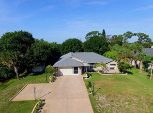 690 Fleming St, Sebastian, FL 32958