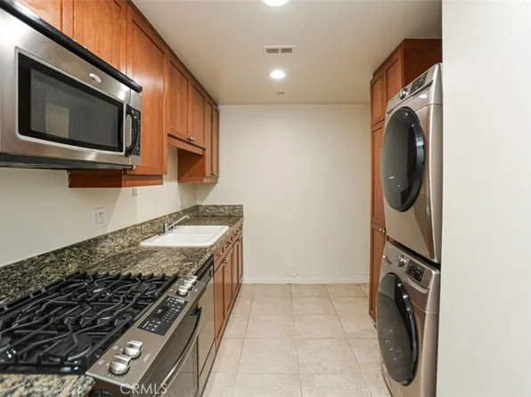 17168 Newhope St APT 101, Fountain Valley, CA 92708