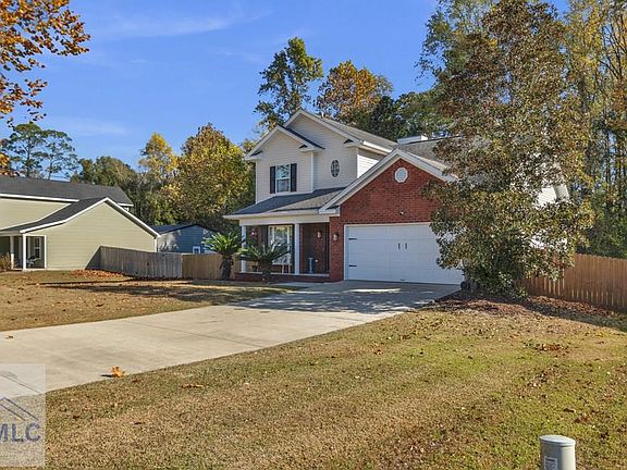 3rd image of 413 Auburn Rd