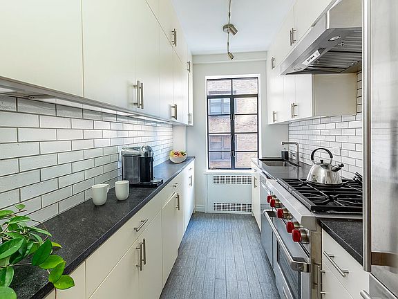 5th image of 315 W End Ave APT 5C