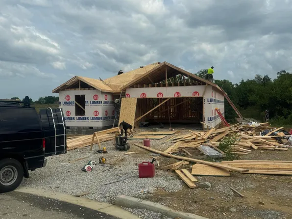 268 Brook Cv, Berea, KY 40403