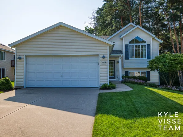 1484 Lawncrest Ct NE, Grand Rapids, MI 49505