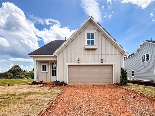 109 Honeycomb Ct, Statesville, NC 28625