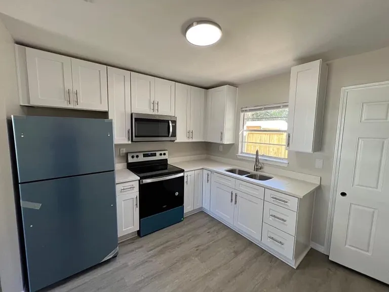 411 Bear Rd #B — Photo 1