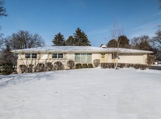 16020 Smith Dr, Brookfield, WI 53005