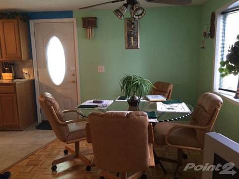 13 Coach Dining Area